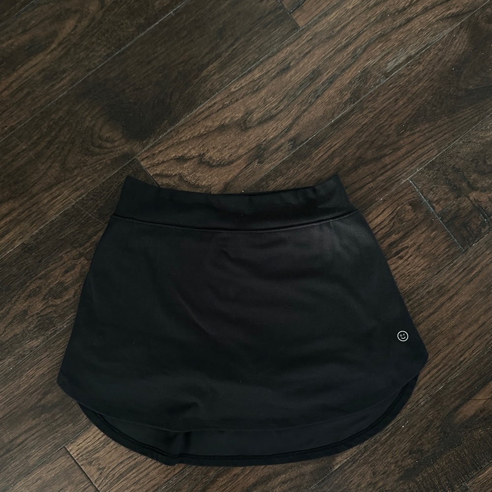Gilly Hicks - black skort - size small